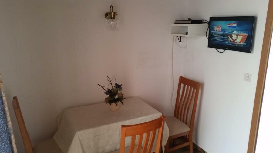 Small Apartment Merica Novalja Exterior photo